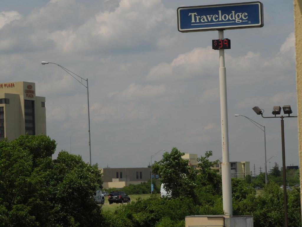 Travelodge - Cincinnati Sharonville Bagian luar foto