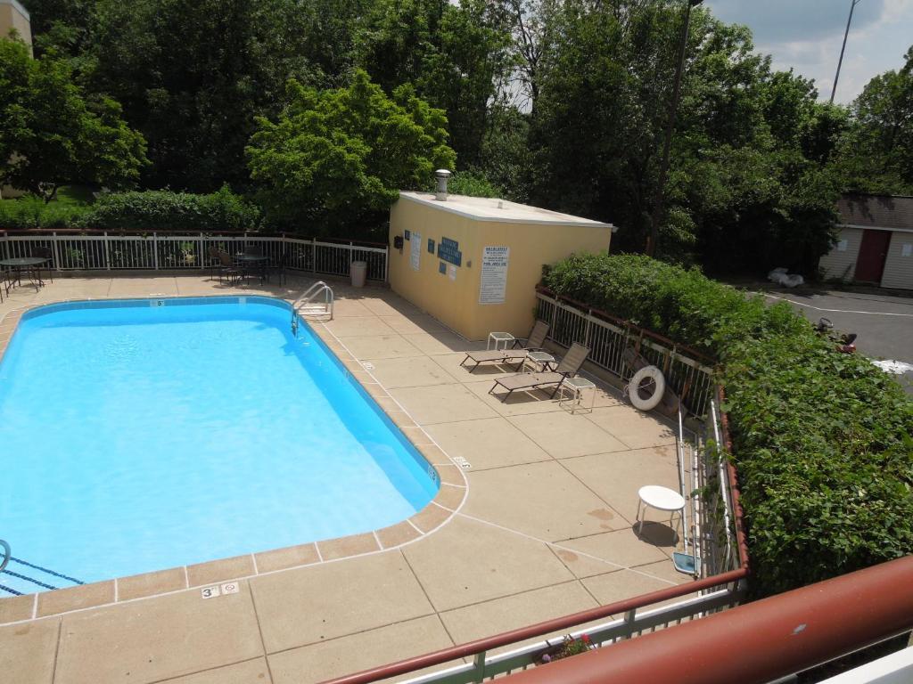 Travelodge - Cincinnati Sharonville Bagian luar foto